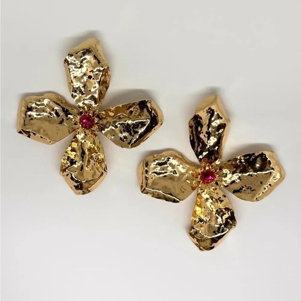 Flower statement earrings N19